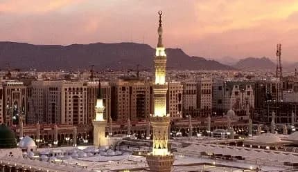 رحلة العمرة العائلية الفاخرة 7 أيام – مكة والمدينة وتجارب ثقافية