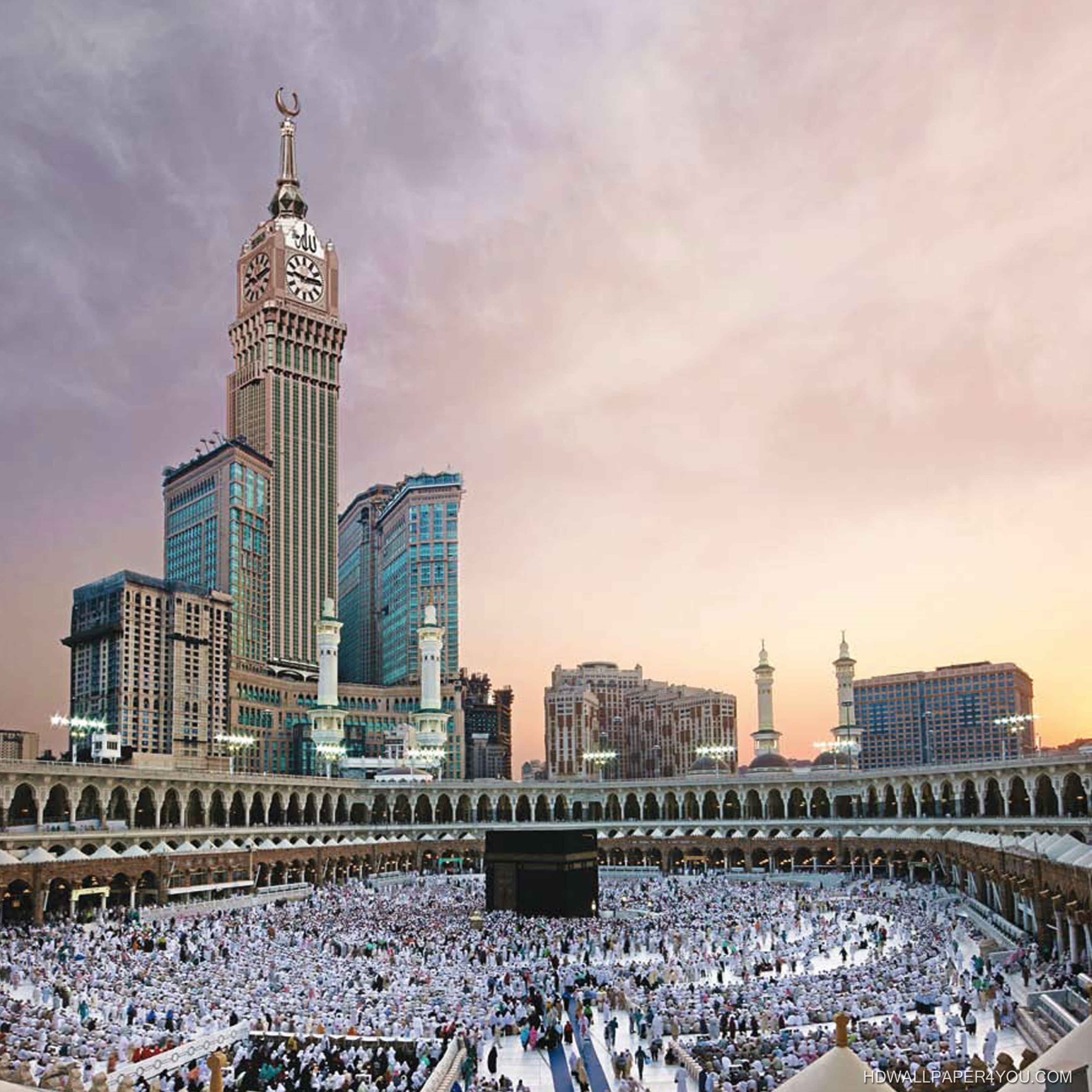 من روحانية مكة والمدينة إلى سحر العُلا خذ عائلتك في رحلة لا تُنسى