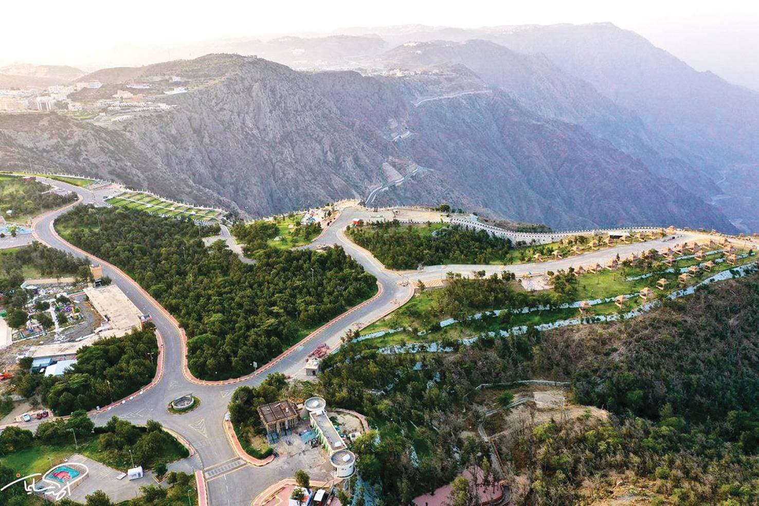 Paket wisata di Al-Baha dengan pengalaman menarik.