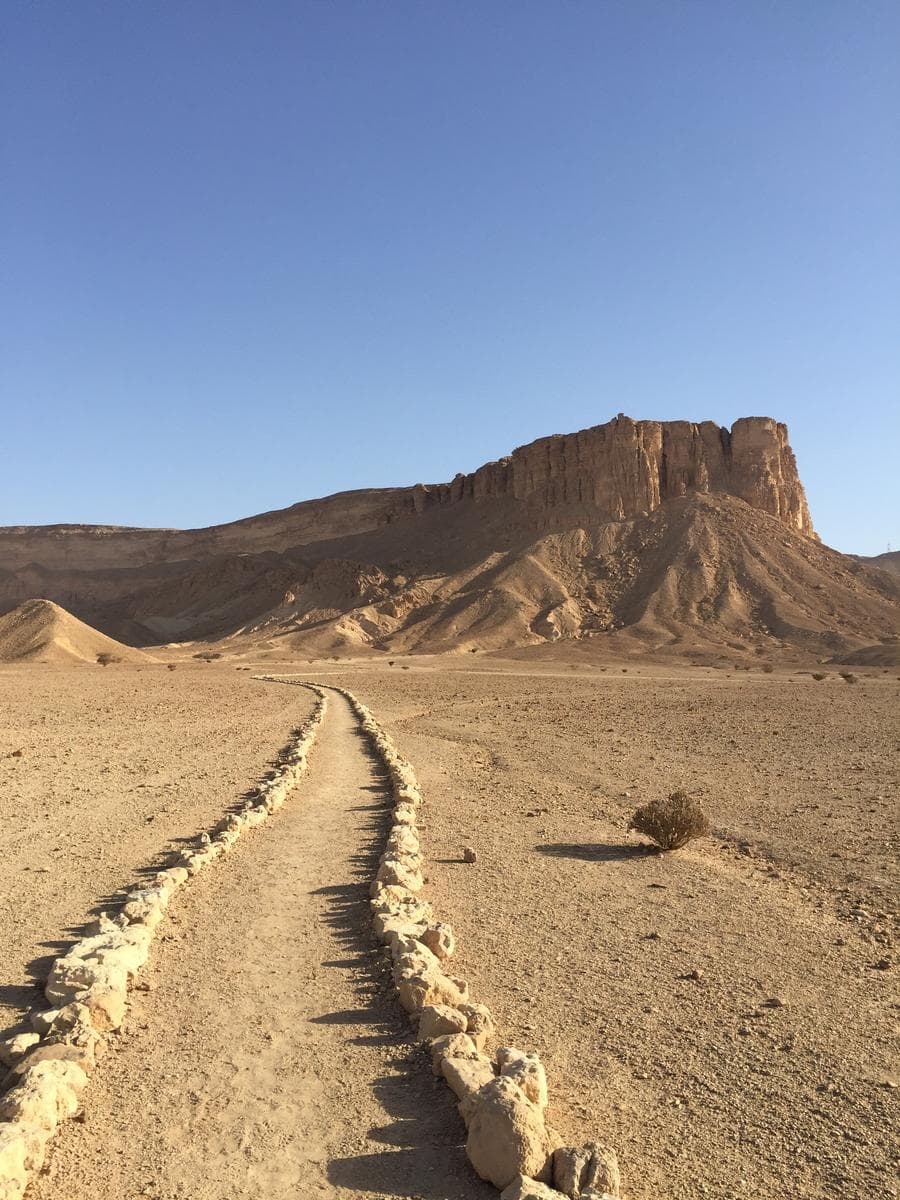 Mendaki di Jalur Al-Manjur
